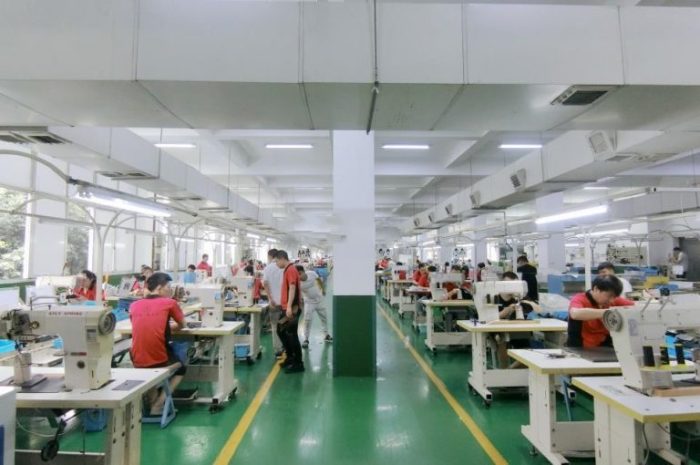 "Top 5 Benefits of Partnering with a Small-Batch Sneaker Factory"‌-vlefooena