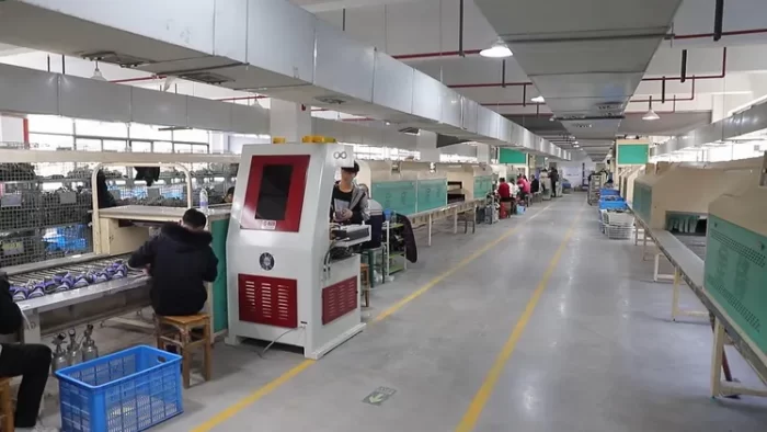 "From Design to Delivery: A Step-by-Step Guide to Custom Footwear Production"-vlefooena