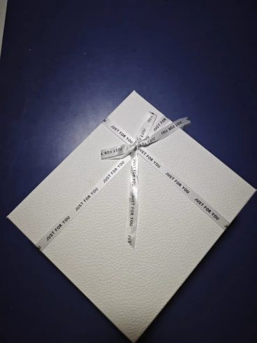 Custom Gift Boxes from China: High-Quality Paper Packaging for Export-vlefooena