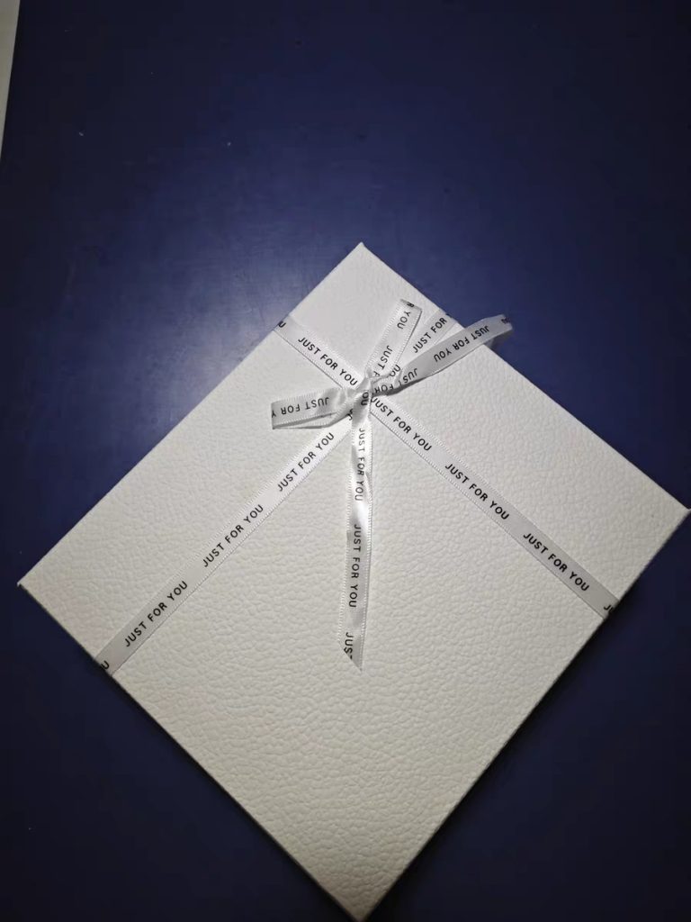 Luxury Gift Boxes for Premium Products and Retail-vlefooena