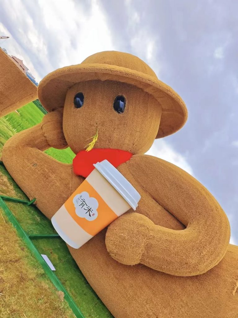 Unique Giant Panda Straw Art for International Tourist Attractions & Flower Show Decor-vlefooena