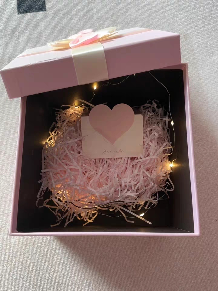 Personalized Gift Packaging Boxes for E-Commerce and Retail-vlefooena