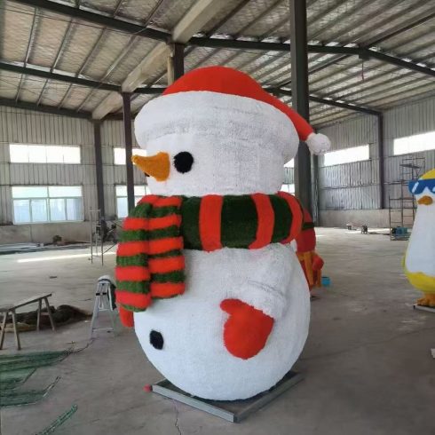 Outdoor Straw Art Installation: Sustainable Landscape Art for Parks and Public Spaces-vlefooena