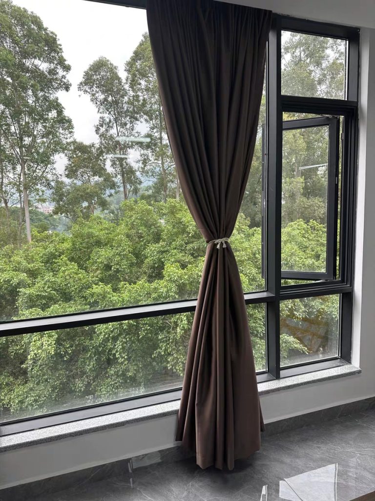 OEM & Private Label Curtain Manufacturer for Export-vlefooena