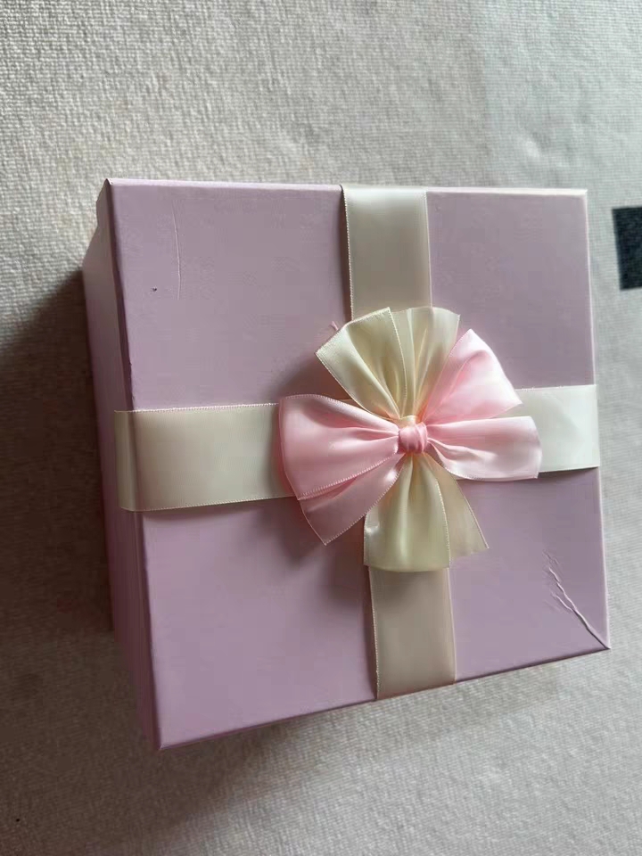 Personalized Gift Packaging Boxes for E-Commerce and Retail-vlefooena