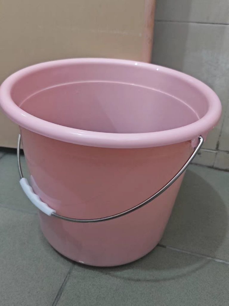 The Pink Bucket Revolution: How Affordability Meets Excellence in Everyday Living-vlefooena