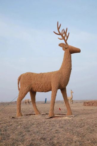 Large Installation Art: Manufacturing, Design, and Outdoor Spatial Impact-vlefooena