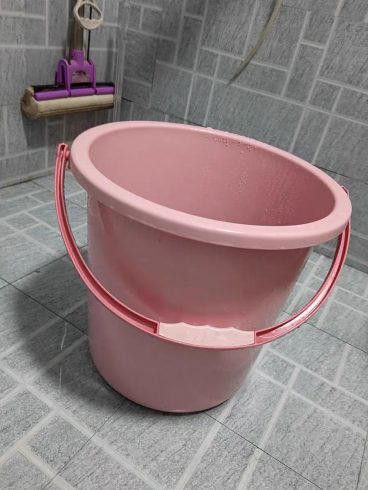 Custom Plastic Buckets Production: Tailored to Your Needs-vlefooena