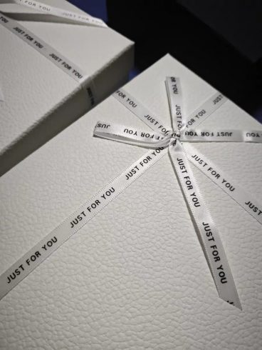 Custom Gift Boxes from China: High-Quality Paper Packaging for Export-vlefooena