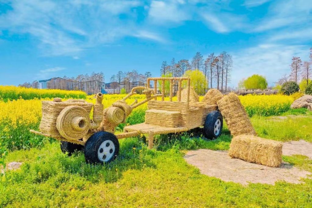 Custom Giant Panda Straw Statue for Outdoor Theme Park, Zoo, or Botanical Garden Decor-vlefooena