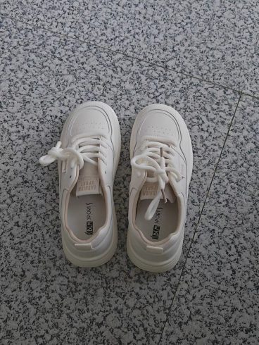 Custom Shoe Manufacturing: How to Develop Your Own Brand from Design to Production-vlefooena