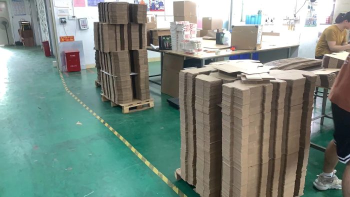 China Folding Gift Box Factory: High-Quality, Customizable Packaging Solutions-vlefooena