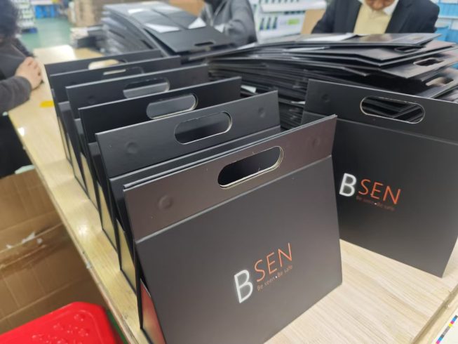 Eco-Friendly Foldable Gift Box Packaging Made in China-vlefooena