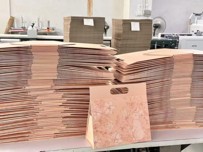 Luxury Foldable Gift Box Packaging Supplier for Global Markets-vlefooena