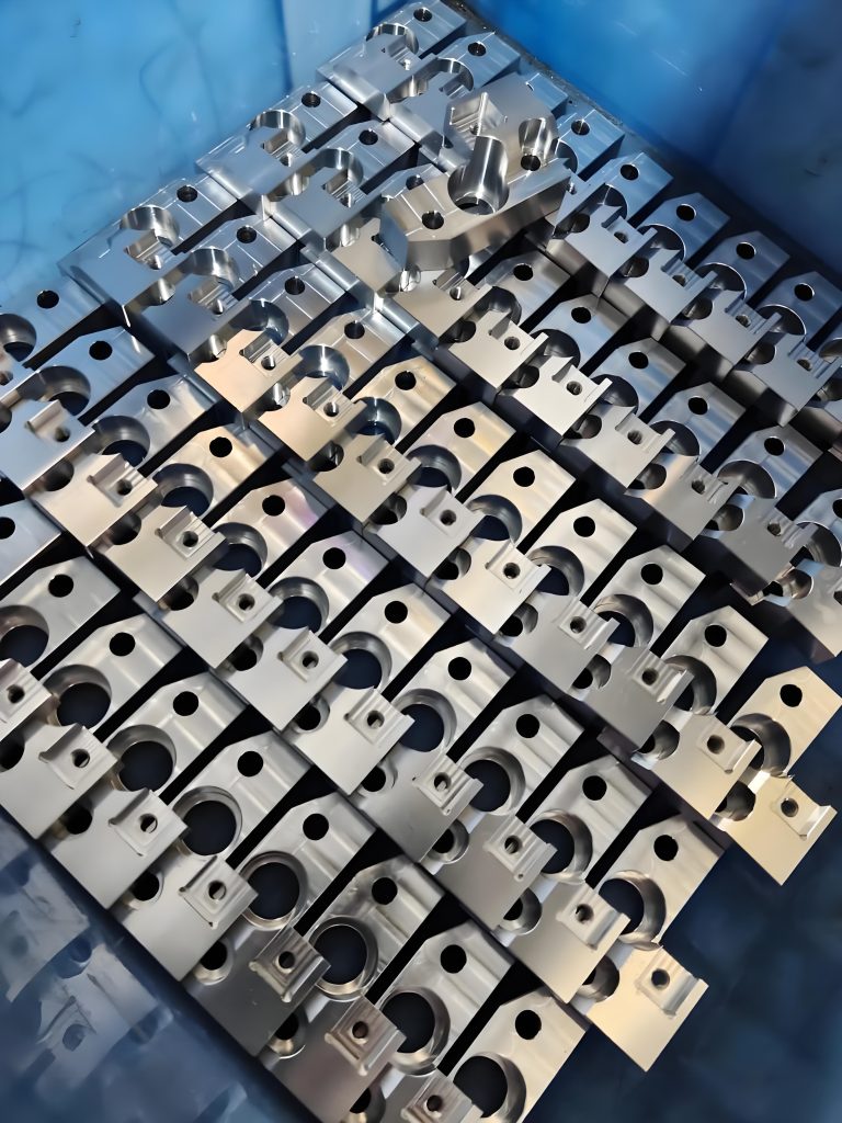Surface Finish Options for CNC Parts: From Anodizing to Polishing 2 371b04e1c56c