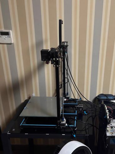 The Compact Creator: Optimizing Domestic Workspaces with Entry-Level FDM 3D Printing-vlefooena