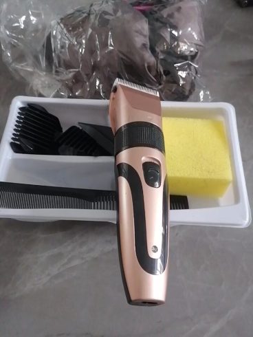 How Can Hair Clipper Manufacturers Reduce Noise, Vibration, and User Discomfort?-vlefooena
